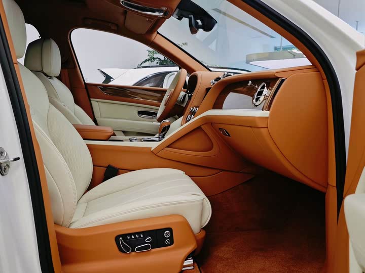 Bentley Bentayga 2024 2024款 4.0T V8 长轴距版