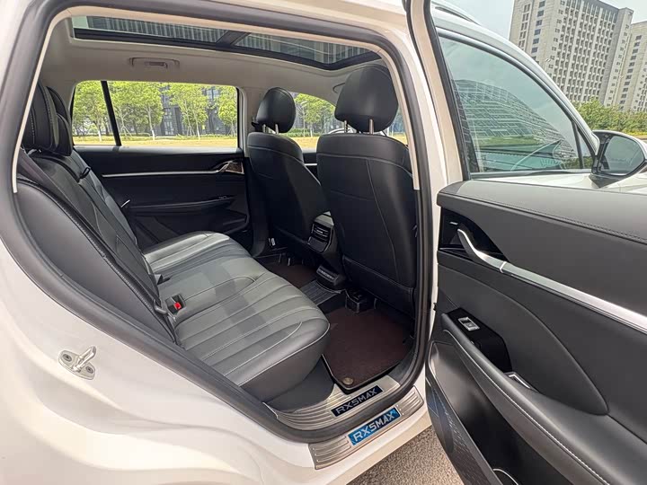 Roewe RX5 Max 2022 2022款 2.0T 自动有为尊荣版