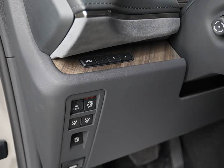 Lexus LM 2023 2023款 350h 七座隽雅版