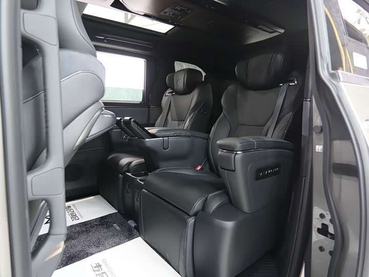 Lexus LM 2023 2023款 350h 七座隽雅版