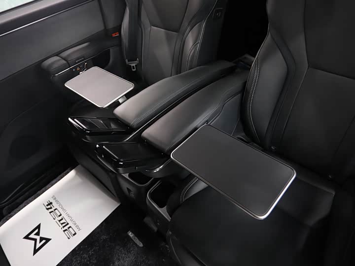 Lexus LM 2023 2023款 350h 七座隽雅版