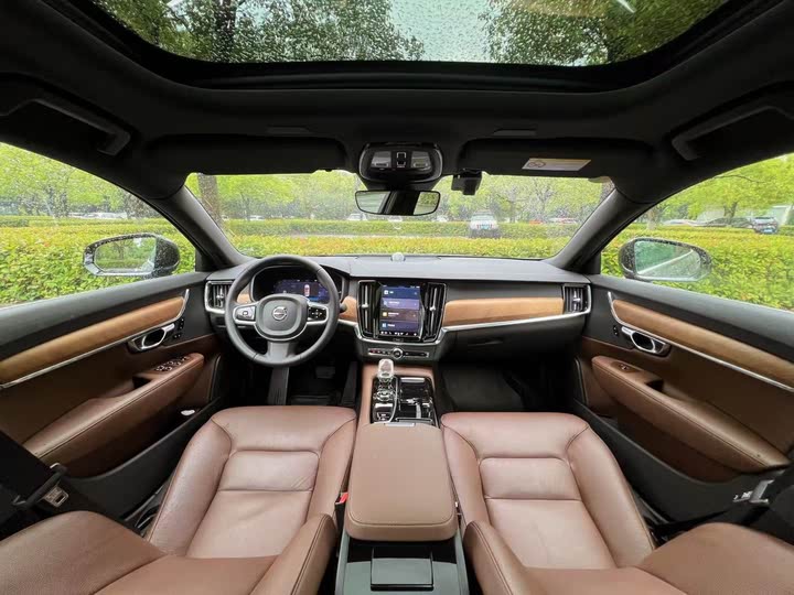 Volvo S90 Hybrid 2024 2024款 插电式混动 四驱长续航智逸豪华版