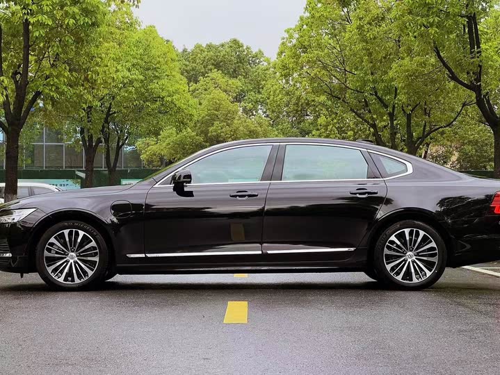 Volvo S90 Hybrid 2024 2024款 插电式混动 四驱长续航智逸豪华版