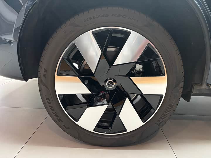 Volvo XC60 Hybrid 2025 2025款 插电式混动 长续航四驱智雅豪华版