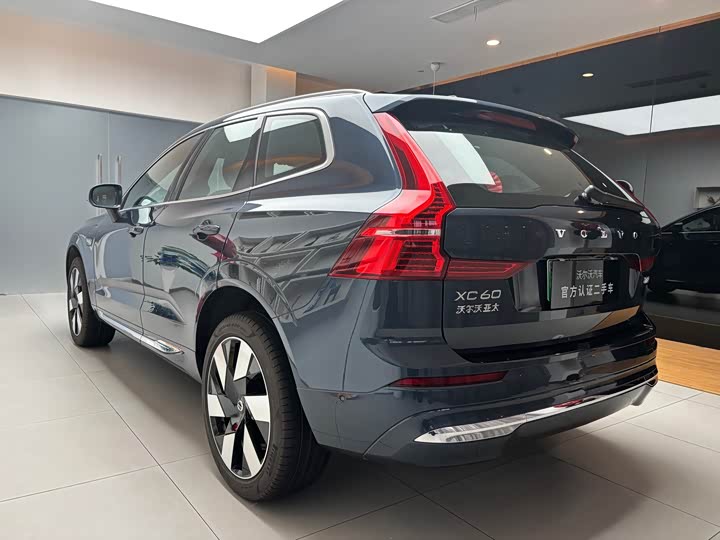 Volvo XC60 Hybrid 2025 2025款 插电式混动 长续航四驱智雅豪华版