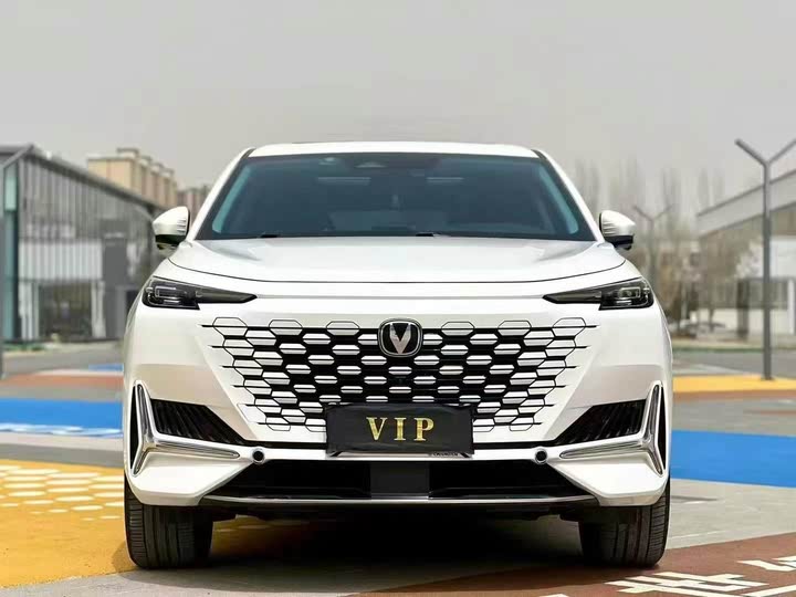 Changan UNI-K 2023 2023款 2.0T 两驱悦享型