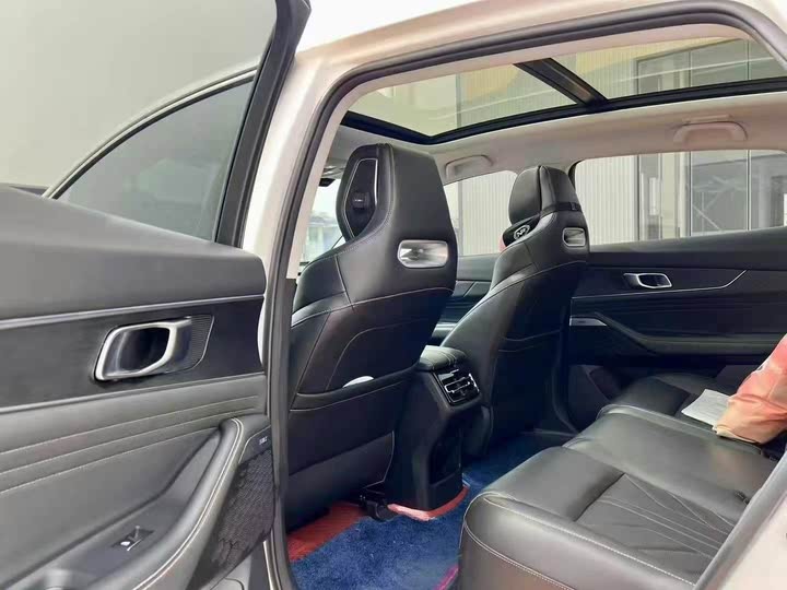 Changan UNI-K 2023 2023款 2.0T 两驱悦享型