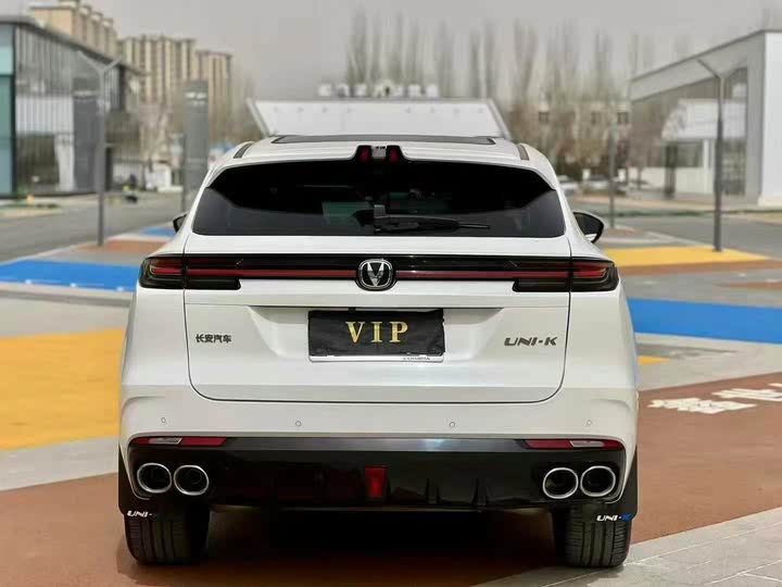Changan UNI-K 2023 2023款 2.0T 两驱悦享型