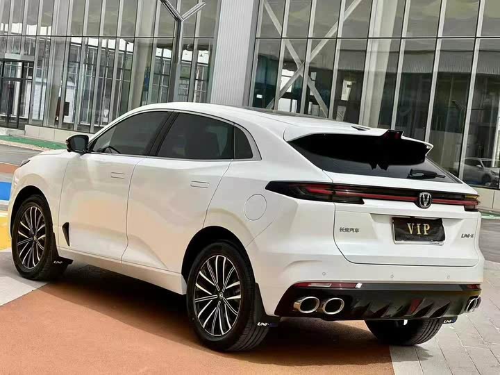 Changan UNI-K 2023 2023款 2.0T 两驱悦享型