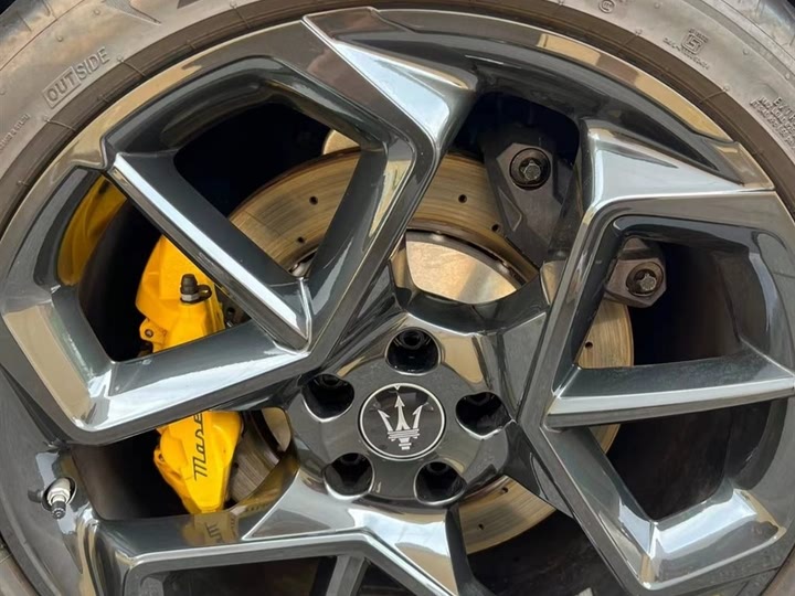 Maserati MC20 2020 2020款 3.0T 标准版