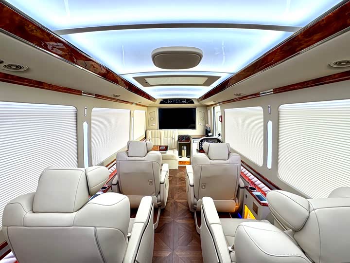 Hongqi Guoyue 2024 2024款 3.0T 旗舰版 17座