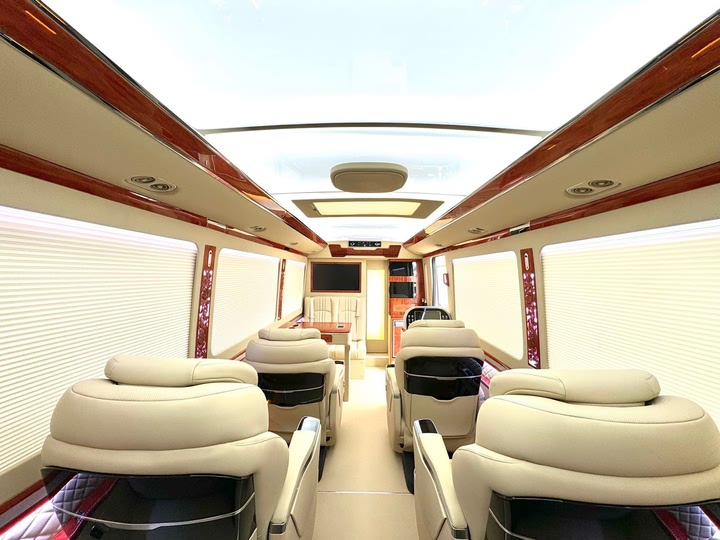 Hongqi Guoyue 2024 2024款 3.0T 旗舰版 17座