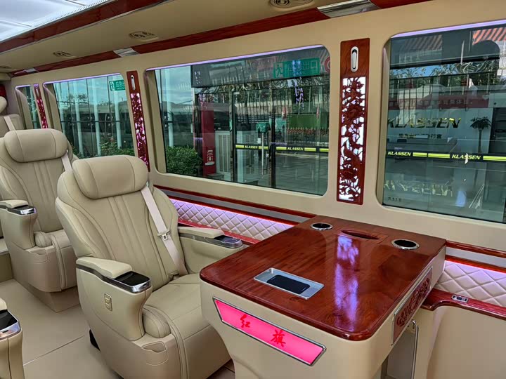 Hongqi Guoyue 2024 2024款 3.0T 旗舰版 17座