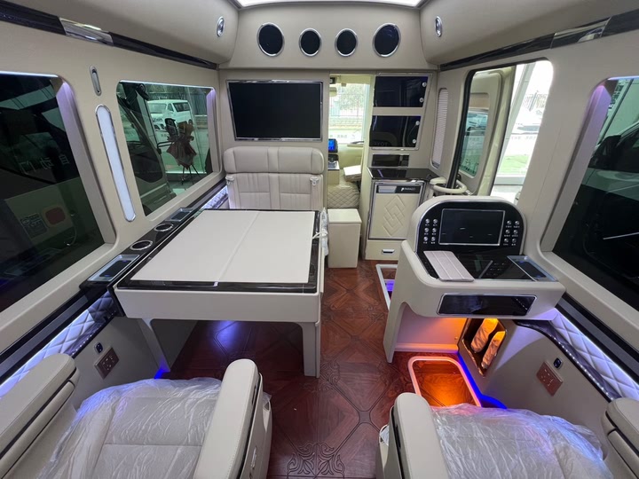 Hongqi Guoyue 2024 2024款 3.0T 旗舰版 17座