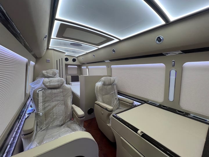 Hongqi Guoyue 2024 2024款 3.0T 旗舰版 17座