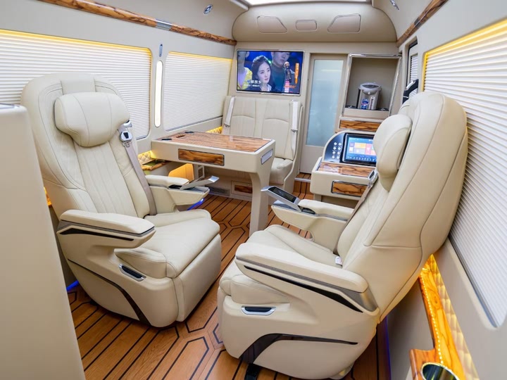 Hongqi Guoyue 2024 2024款 3.0T 旗舰版 17座