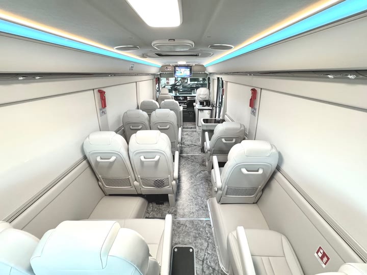 Hongqi Guoyue 2024 2024款 3.0T 旗舰版 17座