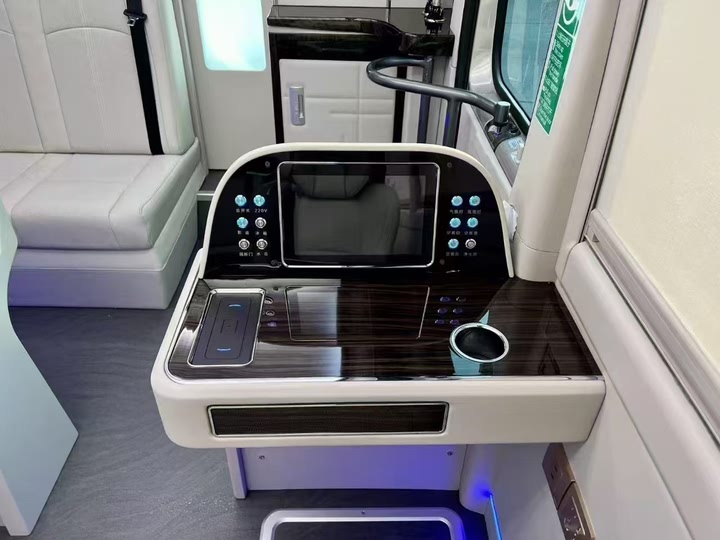 Hongqi Guoyue 2024 2024款 3.0T 旗舰版 17座