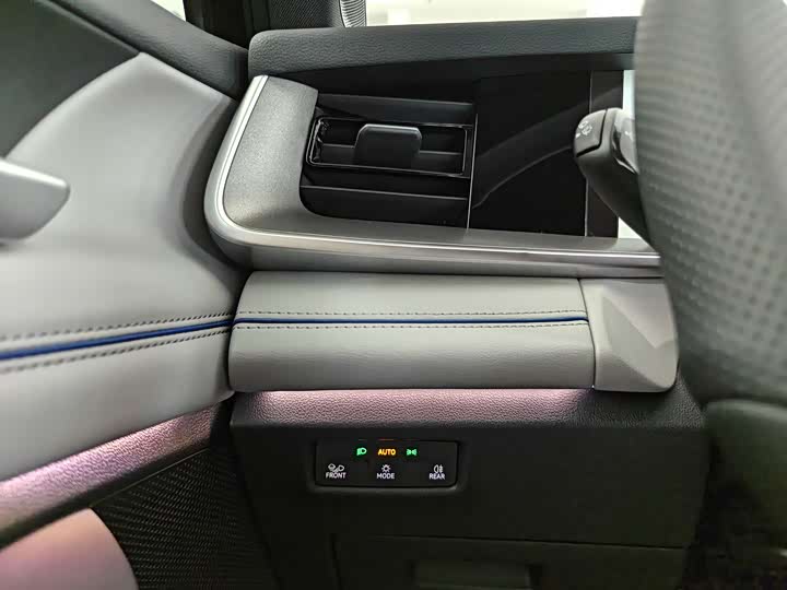 Volkswagen Tayron 2025 2025款 探岳L 330TSI 两驱精英City包