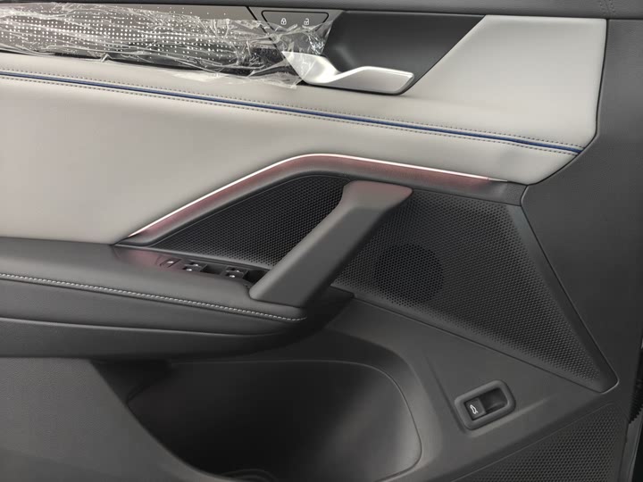 Volkswagen Tayron 2025 2025款 探岳L 330TSI 两驱精英City包