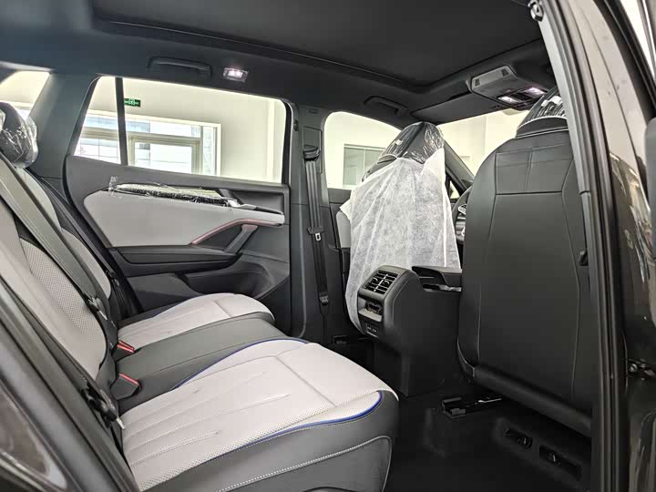 Volkswagen Tayron 2025 2025款 探岳L 330TSI 两驱精英City包