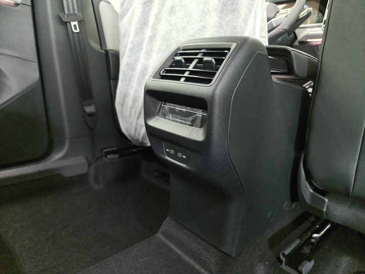 Volkswagen Tayron 2025 2025款 探岳L 330TSI 两驱精英City包