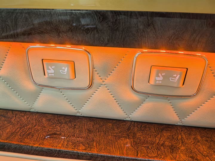 Toyota Coaster 2019 2019款 4.0L豪华车GRB53L-ZCMEK 20座9GR