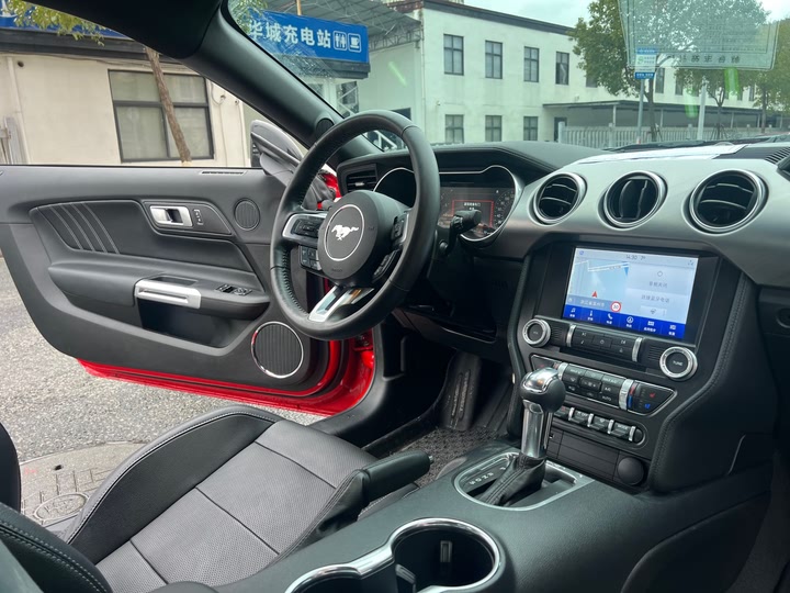 Ford Mustang 2022 2022款 2.3T EcoBoost 寰海蓝天限量版