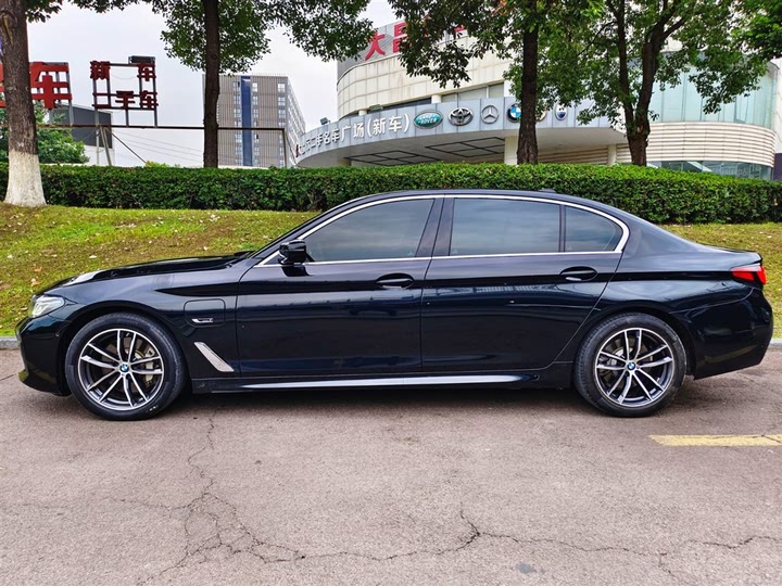 BMW 5 Series Hybrid 2022 2022款 535Le M运动套装