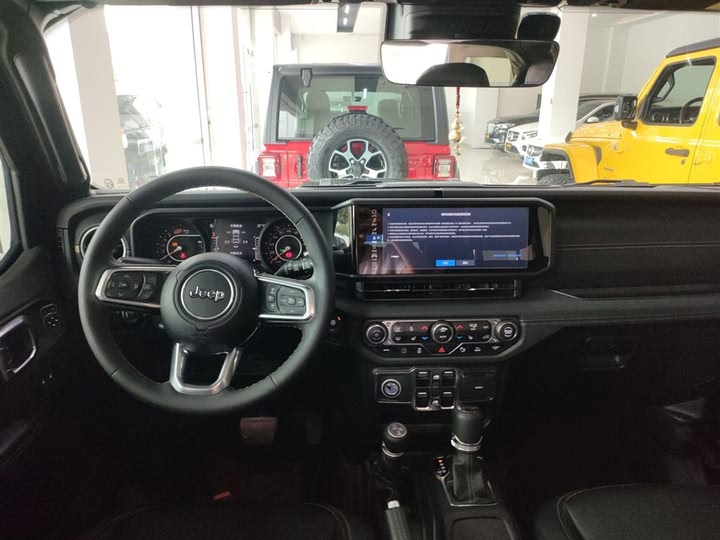 Jeep Wrangler 2024 2024款 2.0T 撒哈拉四门版