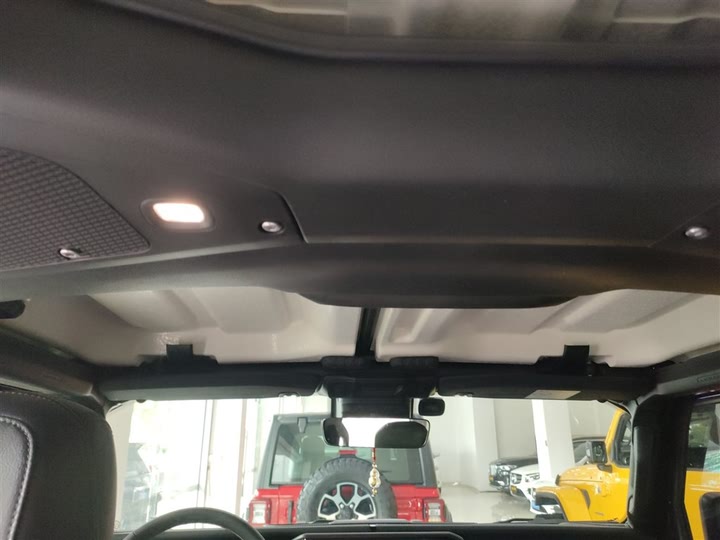 Jeep Wrangler 2024 2024款 2.0T 撒哈拉四门版