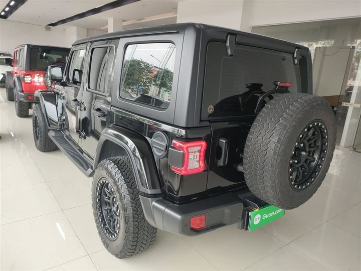 Jeep Wrangler 2024 2024款 2.0T 撒哈拉四门版