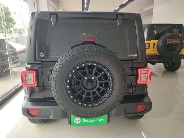 Jeep Wrangler 2024 2024款 2.0T 撒哈拉四门版