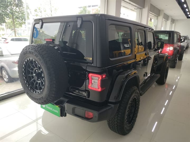 Jeep Wrangler 2024 2024款 2.0T 撒哈拉四门版