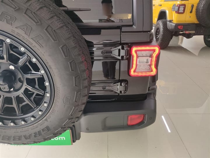 Jeep Wrangler 2024 2024款 2.0T 撒哈拉四门版