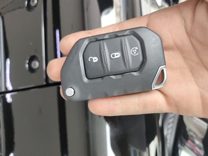 Jeep Wrangler 2024 2024款 2.0T 撒哈拉四门版