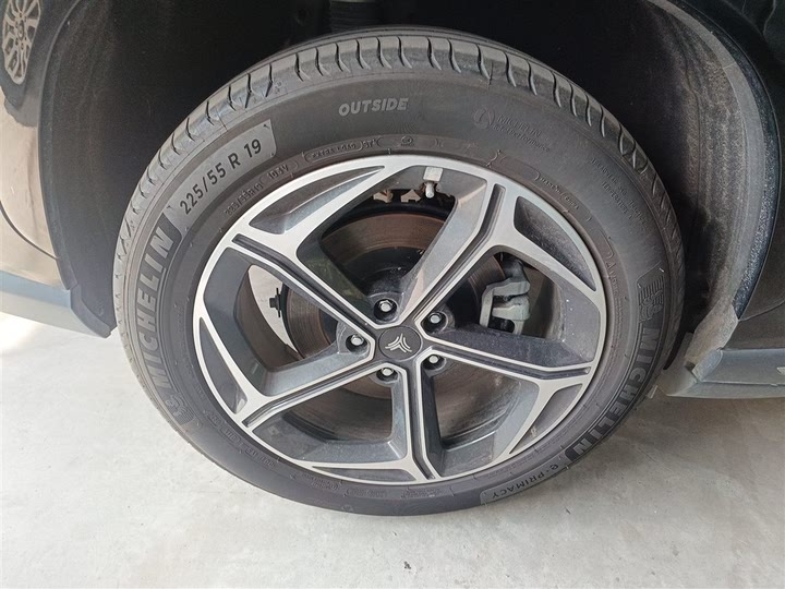 Hozon L 2024 2024款 增程 220 尊享版