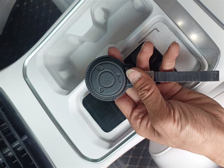 Hozon L 2024 2024款 增程 220 尊享版