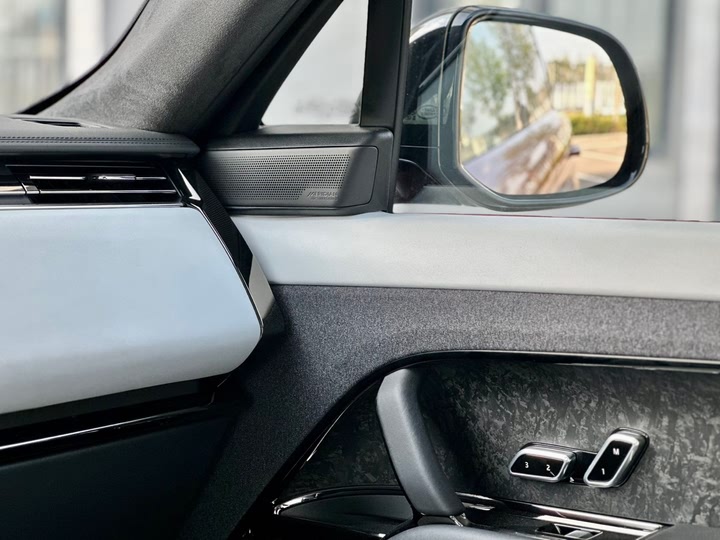 Land Rover Range Rover Sport Hybrid 2023 2023款 P510e 插电式电动混合版 首发版