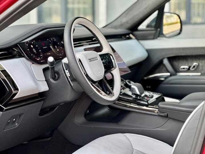 Land Rover Range Rover Sport Hybrid 2023 2023款 P510e 插电式电动混合版 首发版