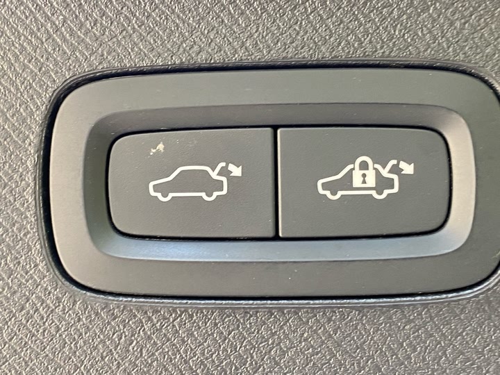 Volvo XC90 Hybrid 2022 2022款 E驱混动 T8 智尊豪华版 7座