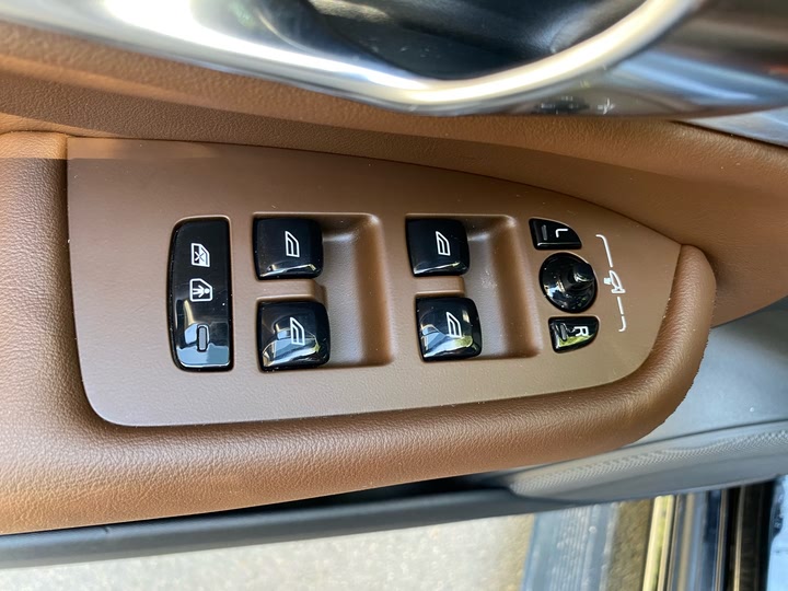 Volvo XC90 Hybrid 2022 2022款 E驱混动 T8 智尊豪华版 7座