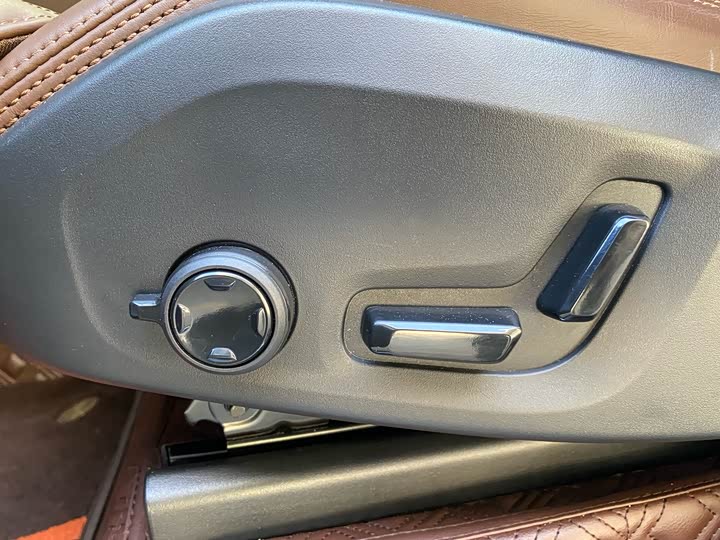 Volvo XC90 Hybrid 2022 2022款 E驱混动 T8 智尊豪华版 7座