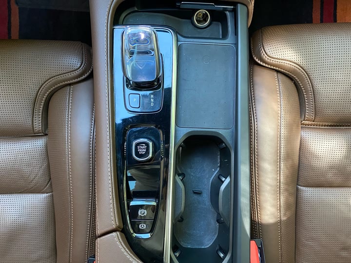 Volvo XC90 Hybrid 2022 2022款 E驱混动 T8 智尊豪华版 7座