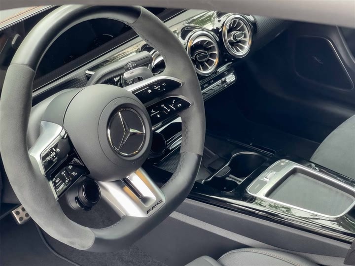 Mercedes-Benz CLA-Class AMG 2024 2024款 AMG CLA 45 S 4MATIC+ 燃擎当道特别版