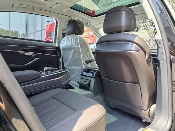 Audi A8 2025 2025款 A8L 45 TFSI quattro 豪华型