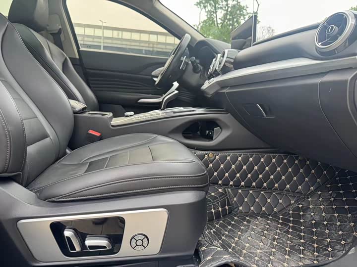 Wey VV7 2020 2020款 2.0T 旗舰型