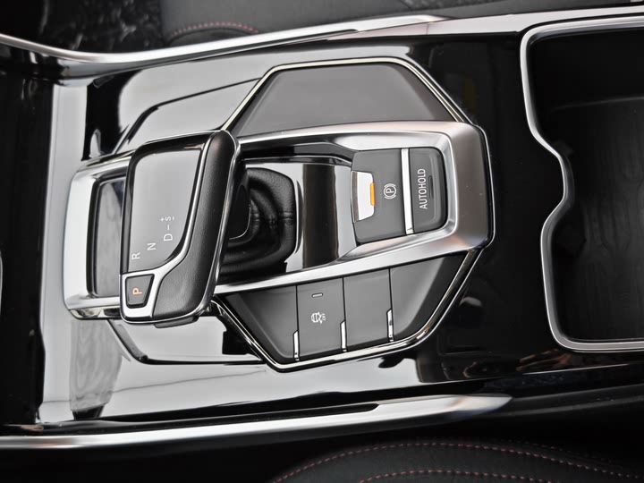 Maxus D60 2022 2022款 1.5T 自动智享版 5座