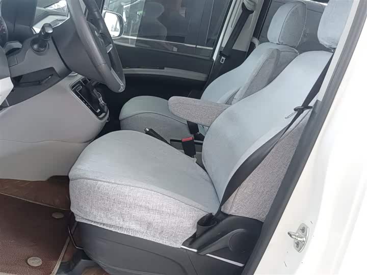 JAC Refine M4 2022 2022款 2.0TGDI 自动商旅版