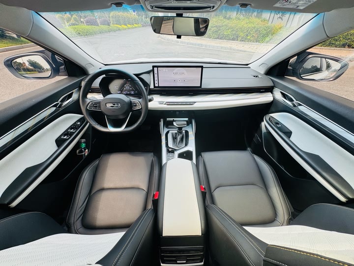 Geely Emgrand L 2022 2022款 1.4T CVT尊贵型